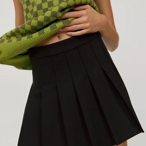 COPY - Aritzia Sunday Best Olive Skirt